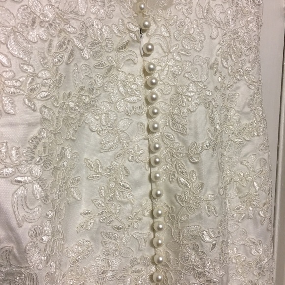 ***SOLD*** Wedding Dress - Picture 6 of 8